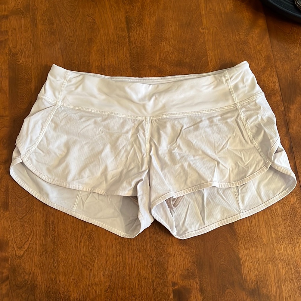 Lululemon speed up short, white